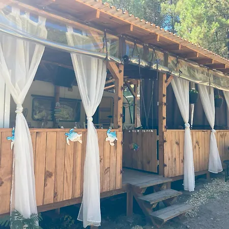 캠프장 каравана макси 체르노모레츠